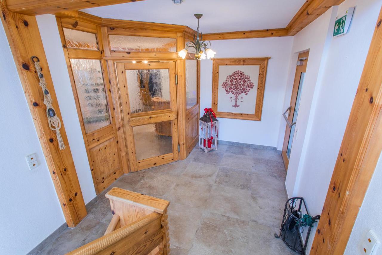 Landhaus Kirchgasser Ramsau am Dachstein Bagian luar foto